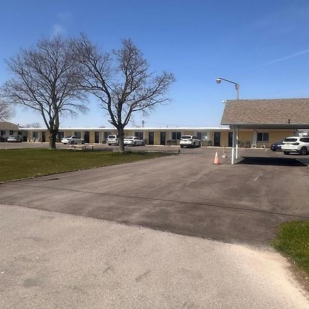 Colonial Motel Chatham-Kent ภายนอก รูปภาพ