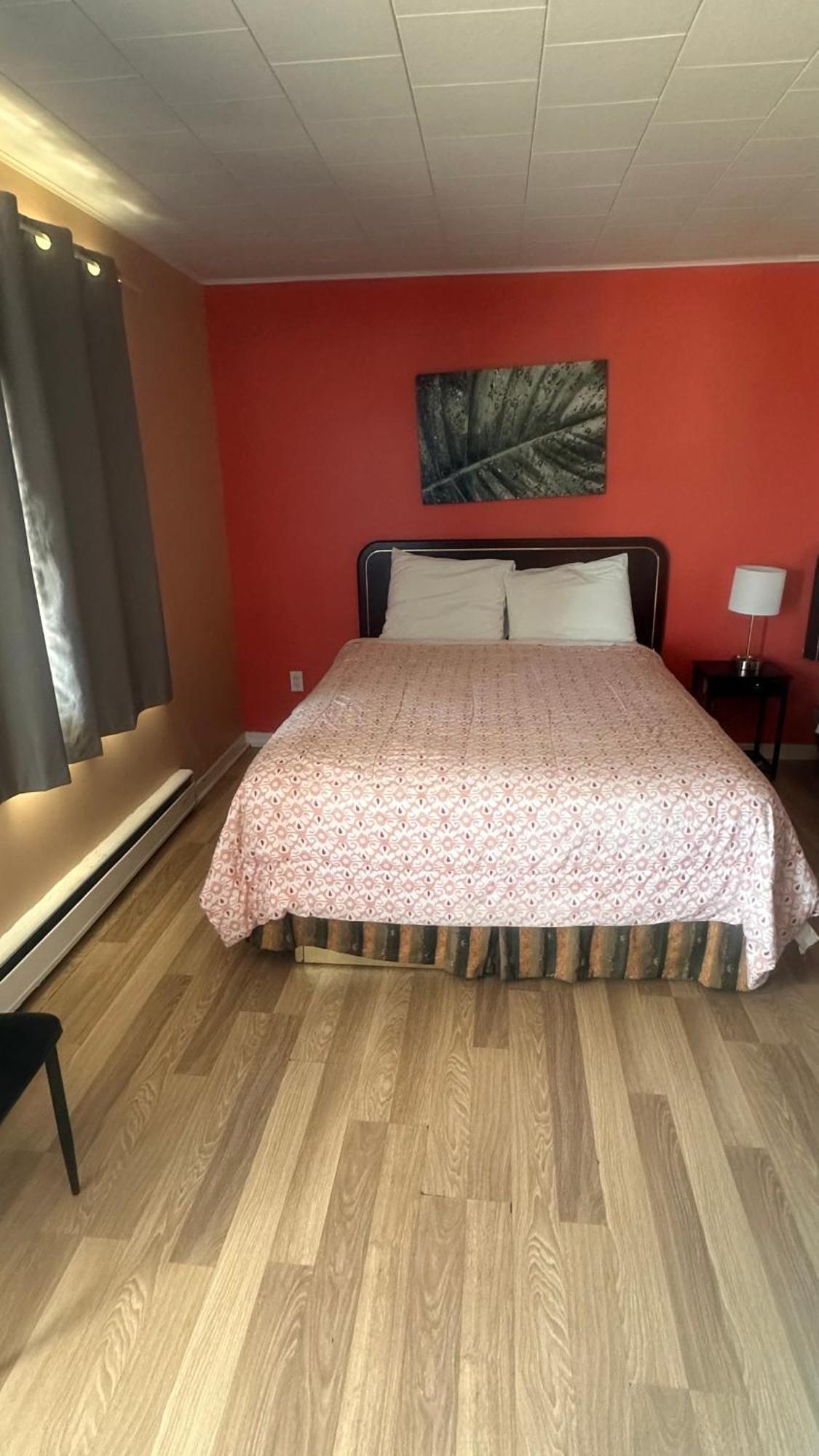 Colonial Motel Chatham-Kent ภายนอก รูปภาพ
