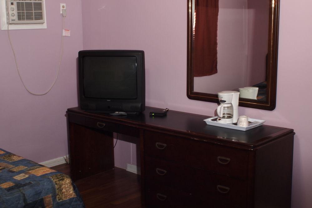 Colonial Motel Chatham-Kent ภายนอก รูปภาพ