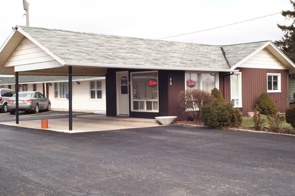 Colonial Motel Chatham-Kent ภายนอก รูปภาพ