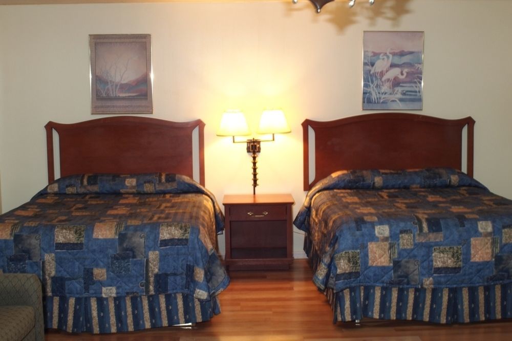 Colonial Motel Chatham-Kent ภายนอก รูปภาพ