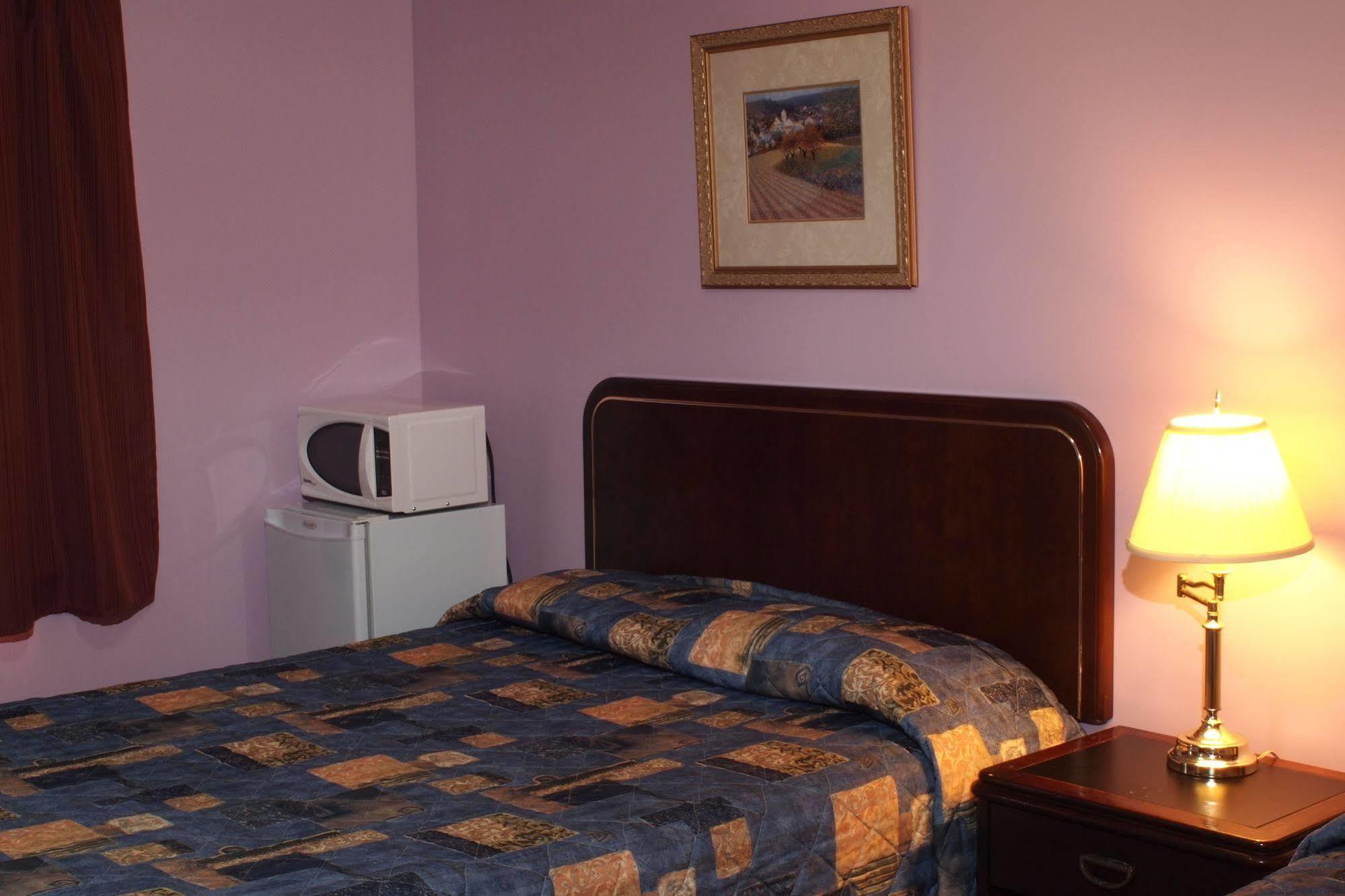 Colonial Motel Chatham-Kent ภายนอก รูปภาพ