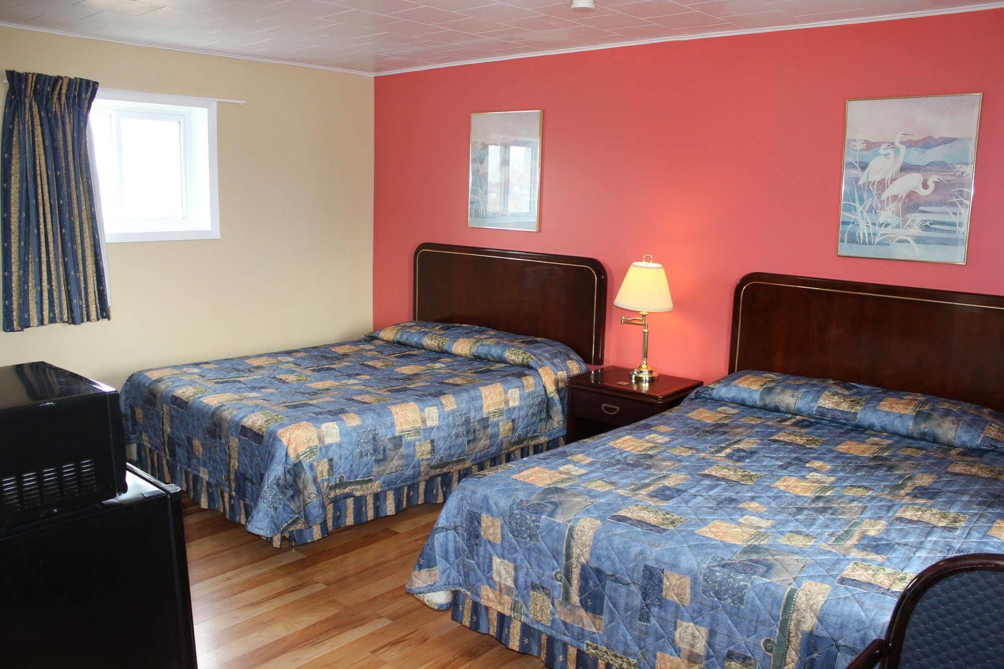 Colonial Motel Chatham-Kent ภายนอก รูปภาพ